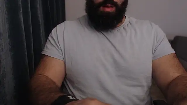 hugemachohandsome online show from September 25, 2025, 9:54 pm