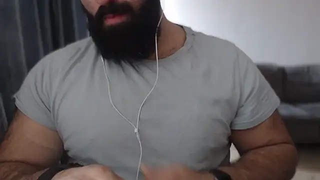 hugemachohandsome online show from November 17, 2025, 9:57 am