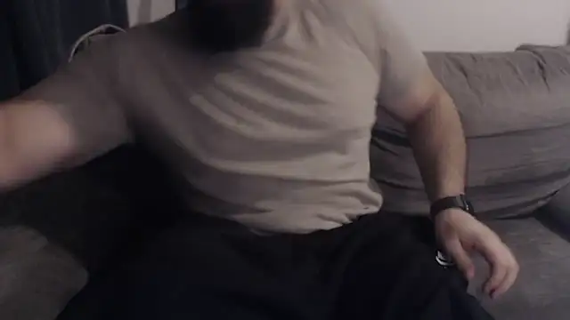 Snapshot of hugemachohandsome chatting on February 11, 2026, 9:47 pm hugemachohandsome online show from February 11, 2026, 9:47 pm