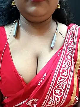 Snapshot of Sophiaboudi chatting on October 17, 2025, 5:59 pm Sophiaboudi online show from October 17, 2025, 5:59 pm