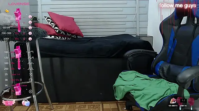 Snapshot of evelin_zaens chatting on March 13, 2025, 10:26 am evelin zaens online show from March 13, 2025, 10:26 am