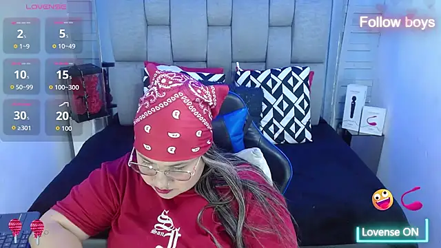 Snapshot of evelin_zaens chatting on October 16, 2025, 4:21 am evelin zaens online show from October 16, 2025, 4:21 am