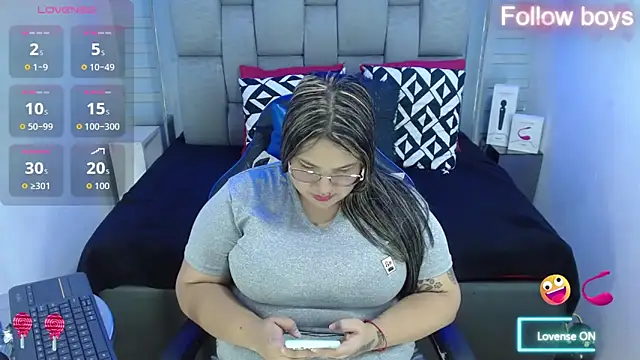 Snapshot of evelin_zaens chatting on October 4, 2025, 4:14 am evelin zaens online show from October 4, 2025, 4:14 am