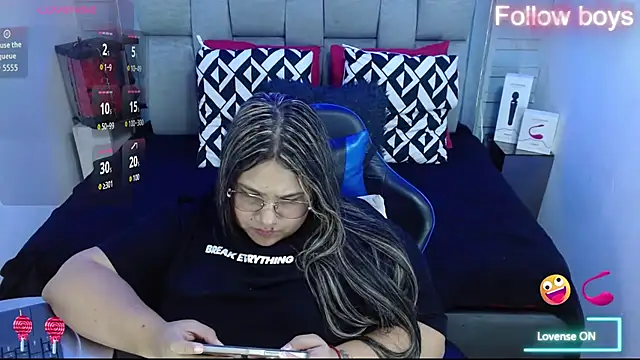 Snapshot of evelin_zaens chatting on October 12, 2025, 4:19 pm evelin zaens online show from October 12, 2025, 4:19 pm