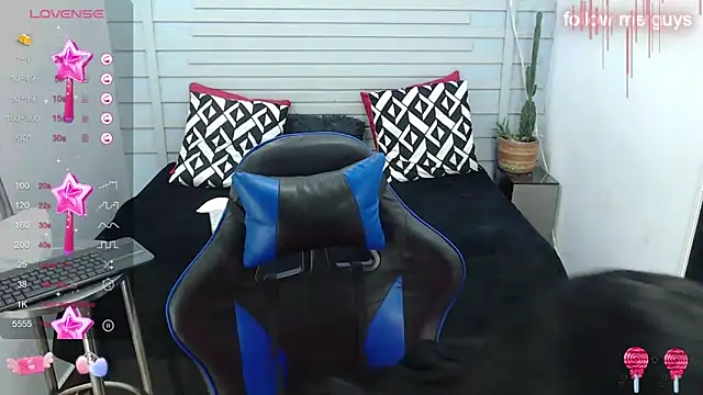 Snapshot of evelin_zaens chatting on March 6, 2025, 4:30 am evelin zaens online show from March 6, 2025, 4:30 am