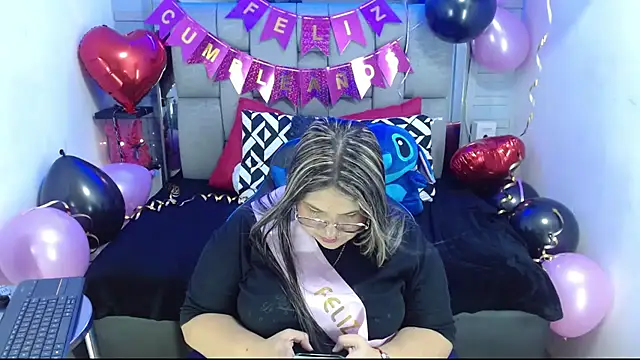 Snapshot of evelin_zaens chatting on October 10, 2025, 7:09 am evelin zaens online show from October 10, 2025, 7:09 am