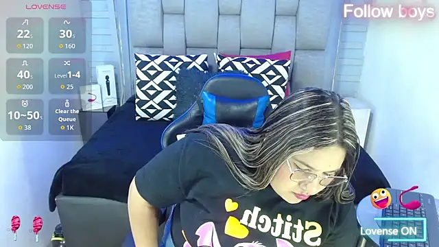 Snapshot of evelin_zaens chatting on October 5, 2025, 4:14 am evelin zaens online show from October 5, 2025, 4:14 am