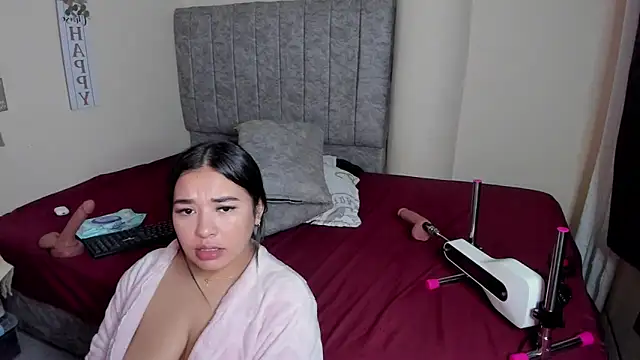 Snapshot of SaraCrow chatting on October 26, 2025, 5:08 am SaraCrow online show from October 26, 2025, 5:08 am