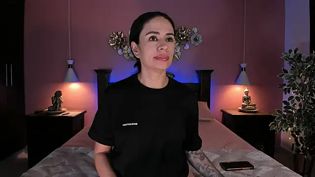 avril smith online show from April 18, 2026, 9:59 pm