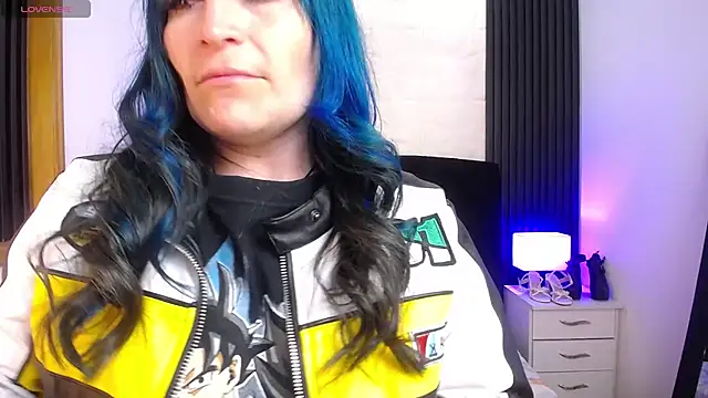 alicia moom online show from February 17, 2025, 10:49 pm