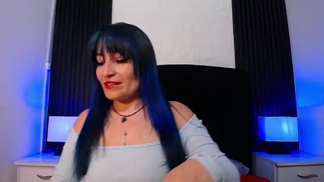 alicia moom online show from October 21, 2025, 7:35 pm