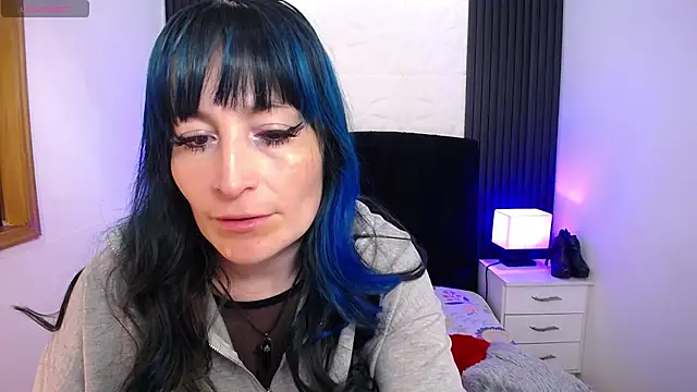alicia moom online show from February 26, 2025, 6:48 pm