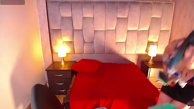 alicia moom online show from January 5, 2026, 8:12 pm