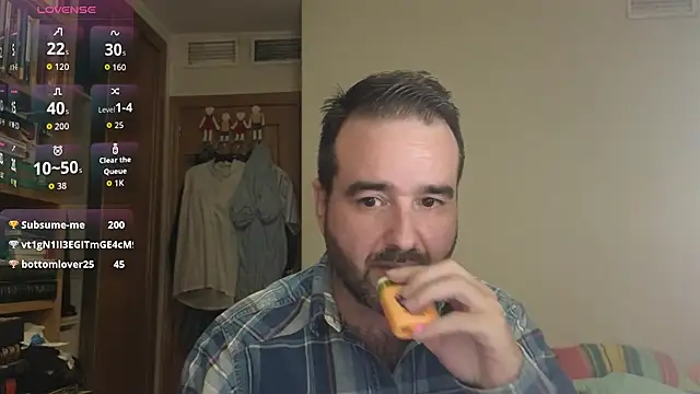 curiosillo83 online show from October 16, 2025, 8:28 pm