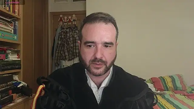 curiosillo83 online show from October 4, 2025, 11:39 pm