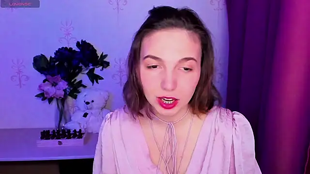 KindHazelHere  online show from February 7, 2026, 7:00 pm