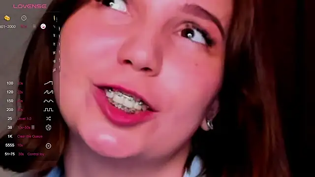 KindHazelHere  online show from March 17, 2025, 11:24 pm