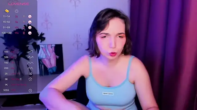 KindHazelHere  online show from October 31, 2025, 1:08 pm