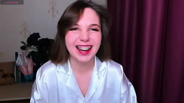 KindHazelHere  online show from March 7, 2025, 4:11 pm