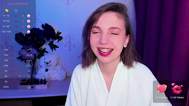 KindHazelHere  online show from February 15, 2026, 9:36 pm