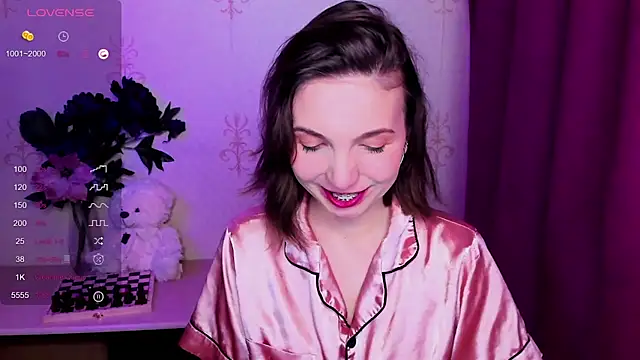 KindHazelHere  online show from March 19, 2026, 10:43 pm