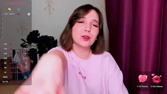 KindHazelHere  online show from March 14, 2025, 8:17 pm