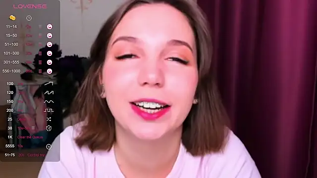 KindHazelHere  online show from March 11, 2025, 11:15 pm