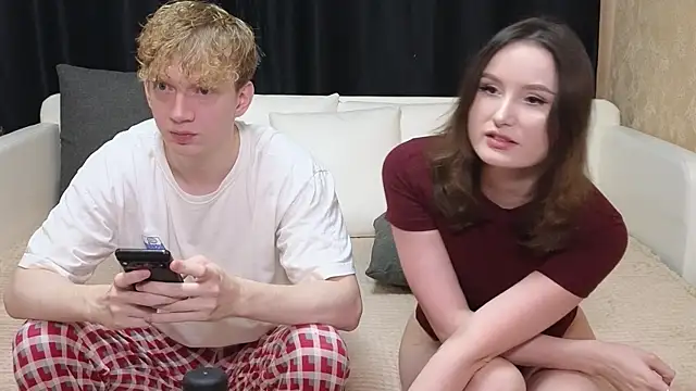 Snapshot of loossers chatting on October 16, 2025, 11:07 am loossers online show from October 16, 2025, 11:07 am