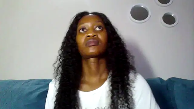 Snapshot of Hardnipples8 chatting on October 31, 2025, 11:44 pm Hardnipples8 online show from October 31, 2025, 11:44 pm