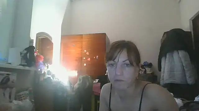 ShawnaAdams online show from November 12, 2025, 2:32 pm