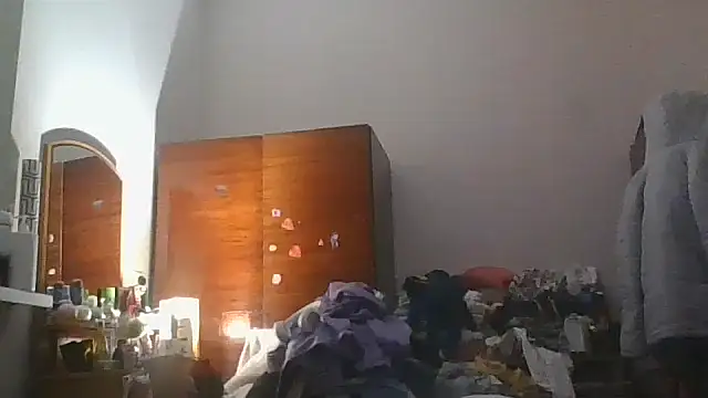 ShawnaAdams online show from December 3, 2025, 8:52 pm