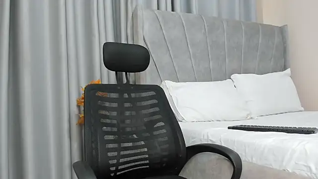 Snapshot of thee_sexy_goddess chatting on November 27, 2025, 4:02 am thee sexy goddess online show from November 27, 2025, 4:02 am