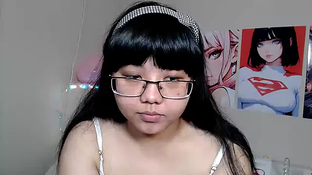 Snapshot of Moertomlly chatting on March 8, 2025, 3:28 am Moertomlly online show from March 8, 2025, 3:28 am