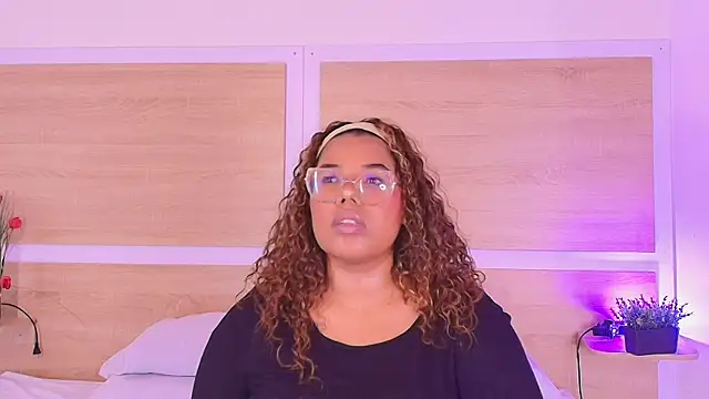  nickypurple  online show from April 13, 2026, 4:55 pm