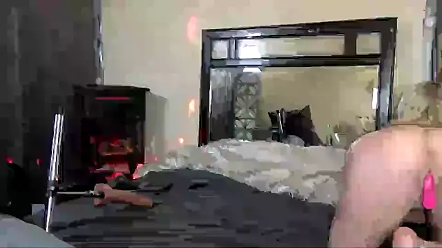 TiffaneyLove online show from March 6, 2025, 8:41 am
