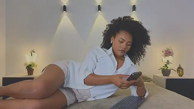 ShadayCarmell online show from October 6, 2025, 9:15 pm