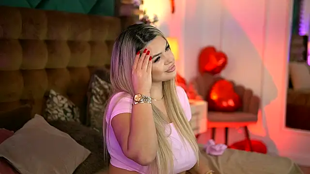 Snapshot of SophieBoobsX chatting on September 18, 2025, 5:10 am SophieBoobsX online show from September 18, 2025, 5:10 am