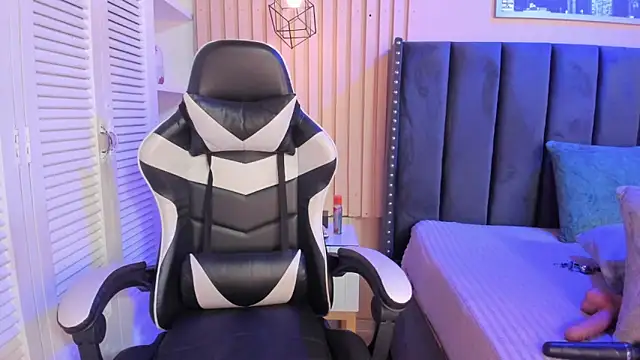 Snapshot of ashlye_miller_ chatting on March 4, 2026, 4:42 am ashlye miller online show from March 4, 2026, 4:42 am