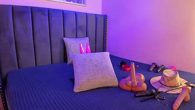 Snapshot of ashlye_miller_ chatting on October 16, 2025, 4:10 am ashlye miller online show from October 16, 2025, 4:10 am