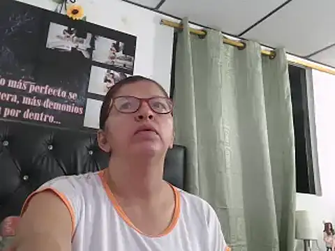 jellyfishhot online show from February 16, 2025, 3:04 am