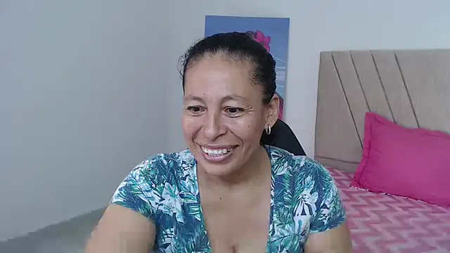 mature martina online show from February 10, 2026, 7:24 pm