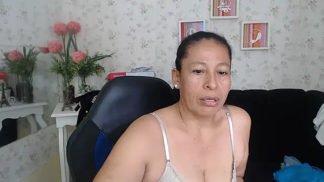 mature martina online show from March 21, 2025, 6:18 pm