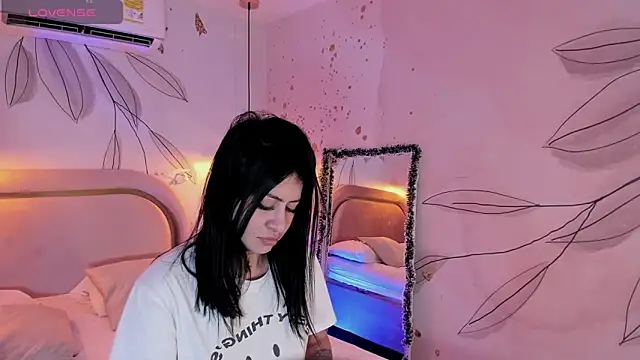 Snapshot of JESYSOZ23_ chatting on January 17, 2025, 3:45 am JESYSOZ23 online show from January 17, 2025, 3:45 am