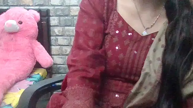 Snapshot of Sexy_iknoor chatting on October 26, 2025, 4:13 am Sexy iknoor online show from October 26, 2025, 4:13 am