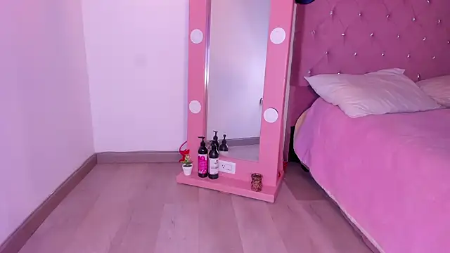 Snapshot of isa_red_hair chatting on February 8, 2025, 5:08 am isa red hair online show from February 8, 2025, 5:08 am