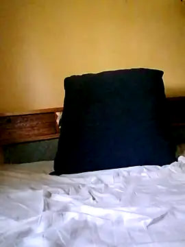 Snapshot of pretty-donna chatting on October 24, 2025, 7:29 am pretty-donna online show from October 24, 2025, 7:29 am