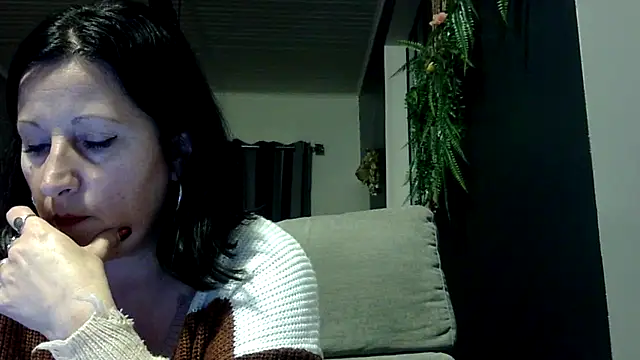 feline27 online show from January 6, 2026, 5:50 pm