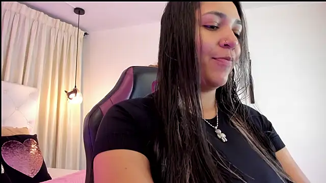 BonnieBad01 online show from November 23, 2025, 1:43 pm