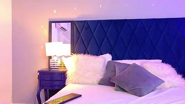 Margaret Saunders online show from April 17, 2026, 7:49 pm