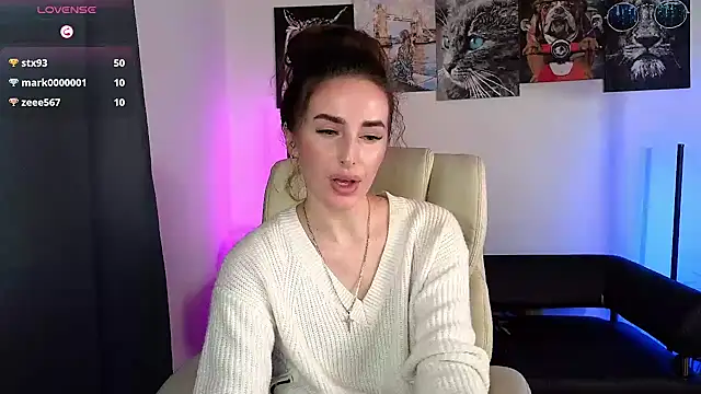xx adrihanna xx online show from February 19, 2025, 9:03 pm